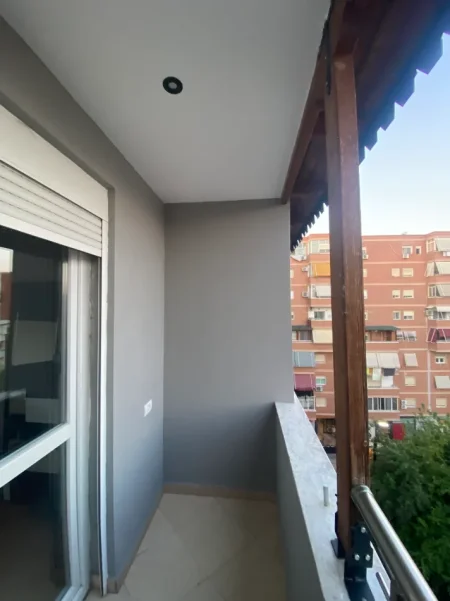 Tirane, ofroj [Tiranë], ofroj [Punime Gipsi, Bojëra Dekorative dhe Izolime Termike]