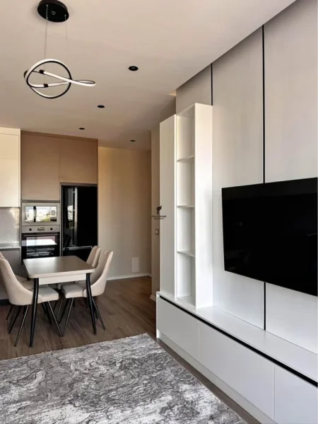 Tirane, jepet me qera apartament 2+1 Kati 8, 90 m² 750 € (CASA ITALIA)