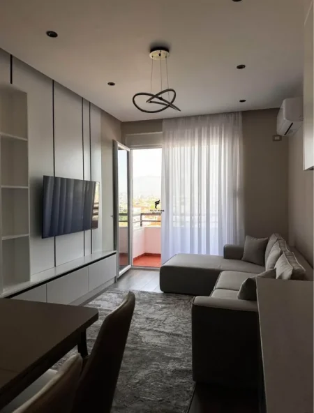 Tirane, jepet me qera apartament 2+1 Kati 8, 90 m² 750 € (CASA ITALIA)