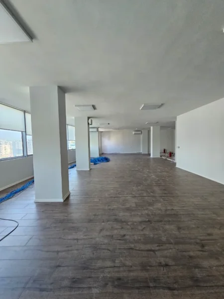 Tirane, shitet ambjent biznesi Kati 7, 840 m² 2.940.000 € (Bulevardi i Ri)