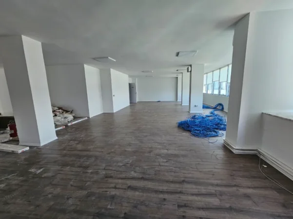 Tirane, shitet ambjent biznesi Kati 7, 840 m² 2.940.000 € (Bulevardi i Ri)