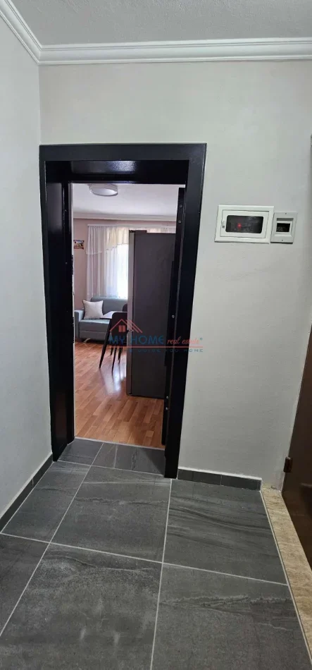 Tirane, jepet me qera apartament 1+1+Ballkon Kati 4, 60 m² 500 € (Rruga Mihal Grameno)