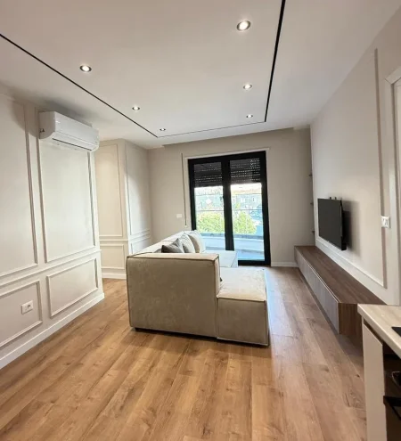 Tirane, jepet me qera apartament 1+1 , 70 m² 800 € 