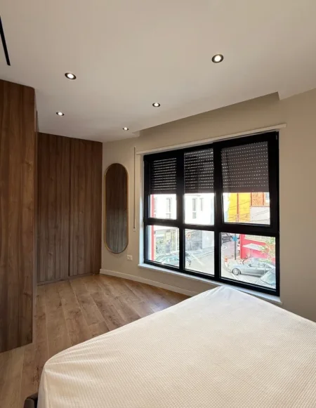 Tirane, jepet me qera apartament 1+1 , 70 m² 800 € 