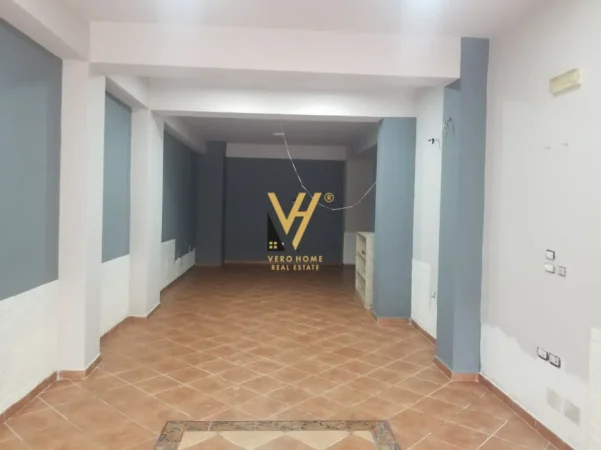 Tirane, jepet me qera zyre Kati 0, 65 m² 620 € (RRUGA E ELBASANIT)