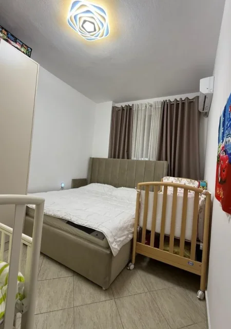Tirane, shitet apartament 1+1 Kati 2, 60 m² 90.000 € (KOMBINAT)