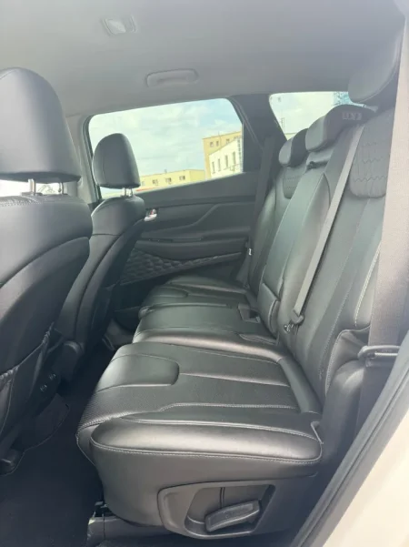 Tirane, shes SUV Hyundai Nafte, e bardhë automatik Klima 110.000 km 20 €