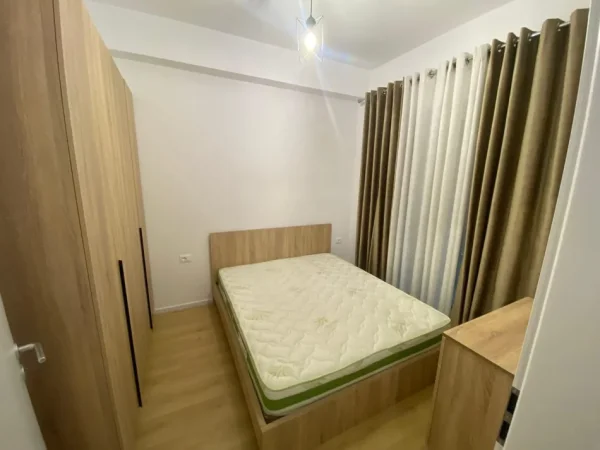 Tirane, jepet me qera apartament 1+1 Kati 3, 65 m² 450 € (Ali Demi)