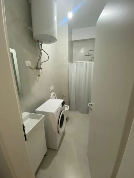 Tirane, jepet me qera apartament 1+1 Kati 3, 65 m² 450 € (Ali Demi)