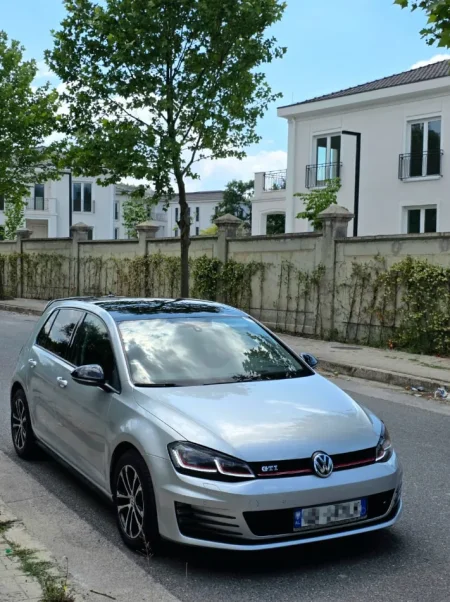 Tirane, shes makine Golf 7 Nafte, gri metalizato automatik Klima 11.500 €