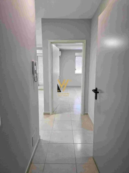 Tirane, jepet me qera zyre Kati 7, 50 m² 420 € (21 DHJETORI)