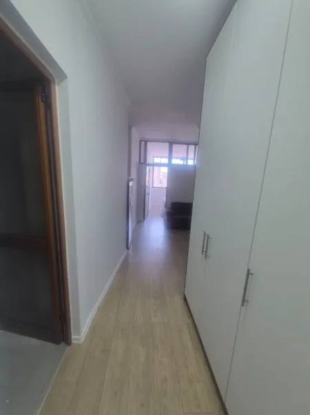 Tirane, jepet me qera apartament 1+1 Kati 8, 45 m² 88.000 € (Misto Mame)