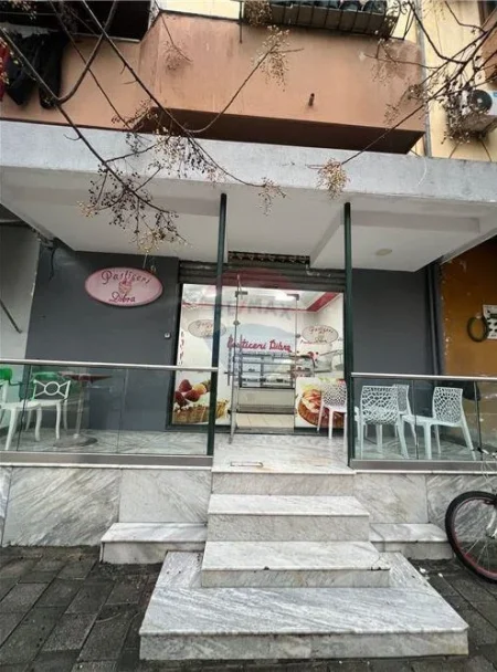 Vlore, shitet lokal Kati 1, 47 m² 80.750 € (sheshi Isa Boletini, Vlore)