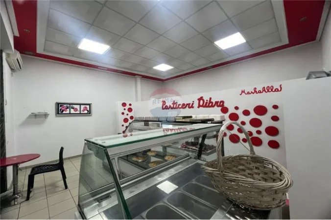 Vlore, shitet lokal Kati 1, 47 m² 80.750 € (sheshi Isa Boletini, Vlore)