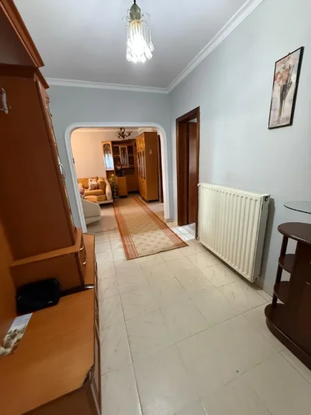 Tirane, jepet me qera apartament 2+1 Kati 4, 83 m² 700 € (Bulevardin Zhan D'Ark, në kryqëzimin e ATSH-së me Urën Ali Demi në Tiranë)