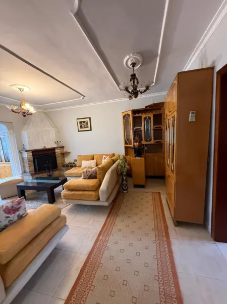 Tirane, jepet me qera apartament 2+1 Kati 4, 83 m² 700 € (Bulevardin Zhan D'Ark, në kryqëzimin e ATSH-së me Urën Ali Demi në Tiranë)