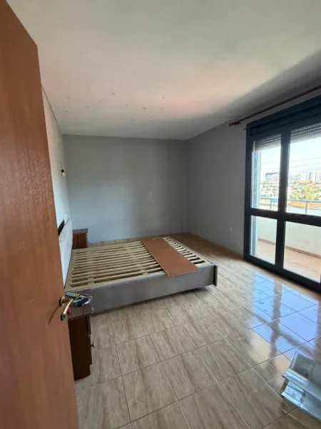 Tirane, jepet me qera apartament 3+1+Ballkon Kati 4, 150 m² 350 € (Astir)