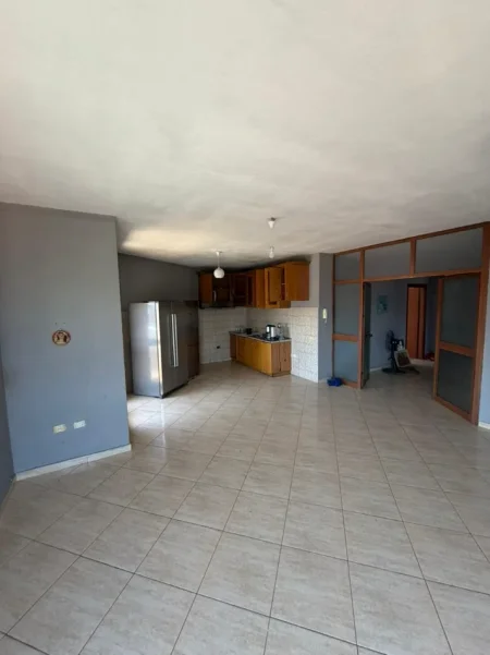 Tirane, jepet me qera apartament 3+1+Ballkon Kati 4, 150 m² 350 € (Astir)
