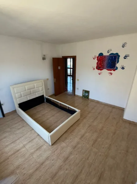Tirane, jepet me qera apartament 3+1+Ballkon Kati 4, 150 m² 350 € (Astir)