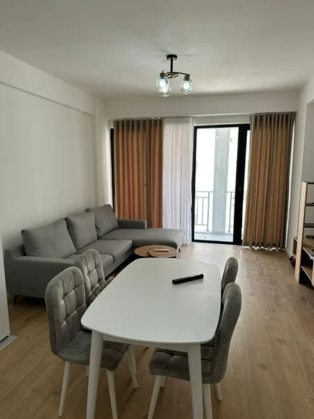 Tirane, jepet me qera apartament 2+1+Aneks+Ballkon , 500 € (casa italia , kashar)