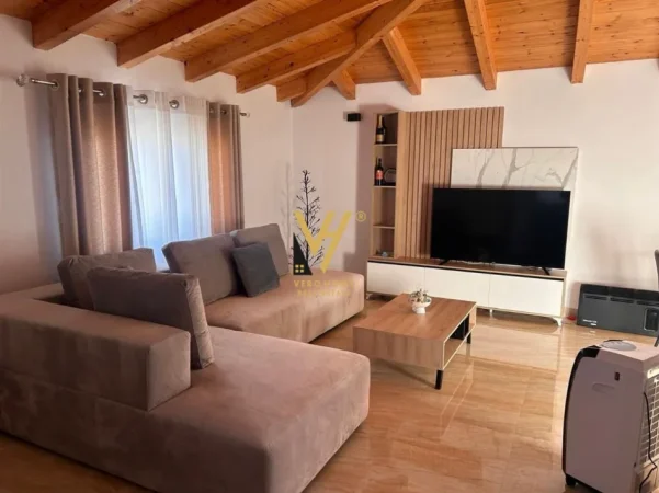 Tirane, jepet me qera apartament 2+1+Ballkon Kati 4, 90 m² 450 € (MULLET)