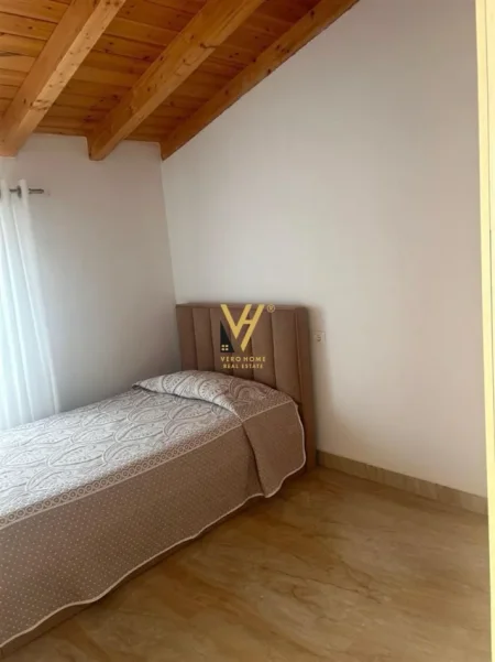 Tirane, jepet me qera apartament 2+1+Ballkon Kati 4, 90 m² 450 € (MULLET)