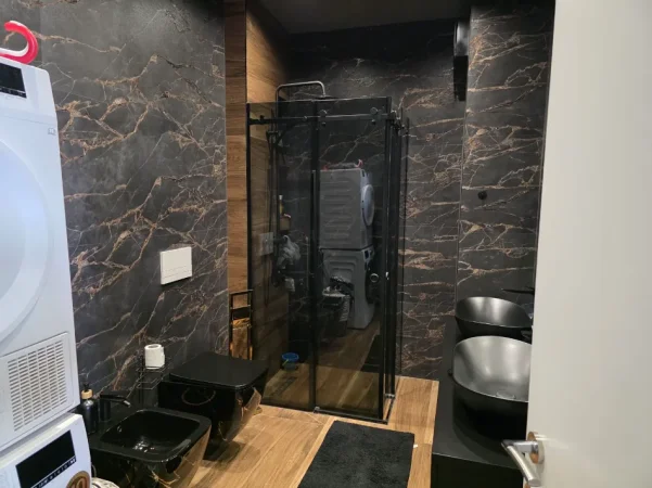 Tirane, shitet apartament 2+1 Kati 5, 232 m²  440.000 € (Tregu Elektrik)