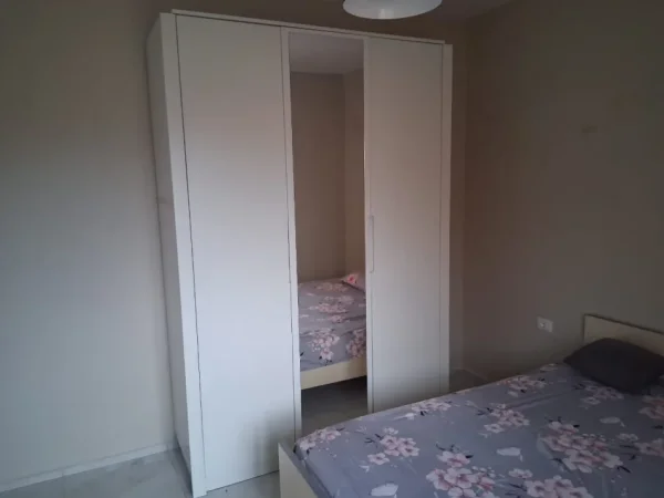 Tirane, jepet me qera apartament 3+1 Kati 2, 100 m² 550 € (Rruga e Elbasanit)