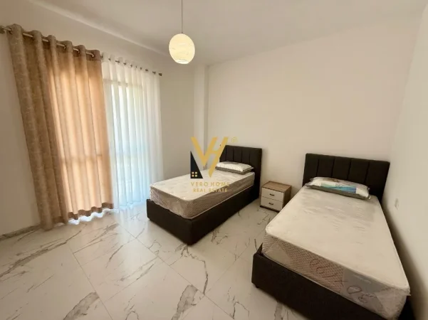 Tirane, jepet me qera apartament 2+1+Ballkon Kati 3, 90 m² 500 € (MULLET)