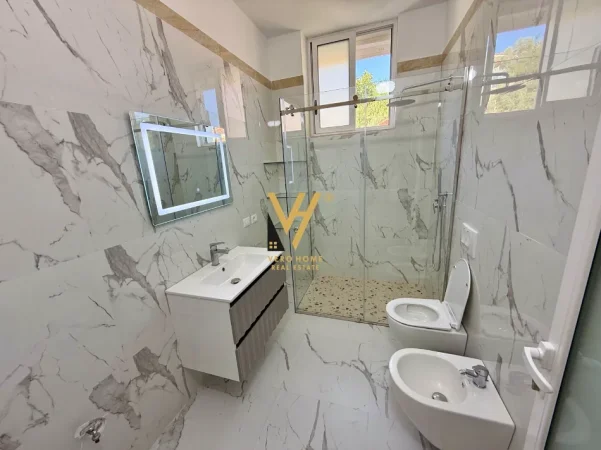 Tirane, jepet me qera apartament 2+1+Ballkon Kati 3, 90 m² 500 € (MULLET)