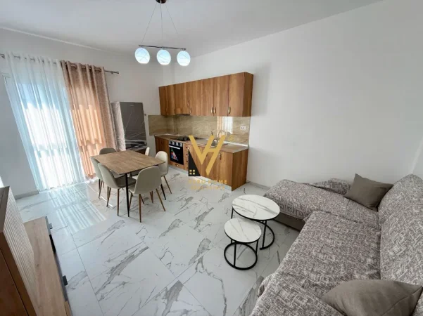 Tirane, jepet me qera apartament 2+1+Ballkon Kati 3, 90 m² 500 € (MULLET)