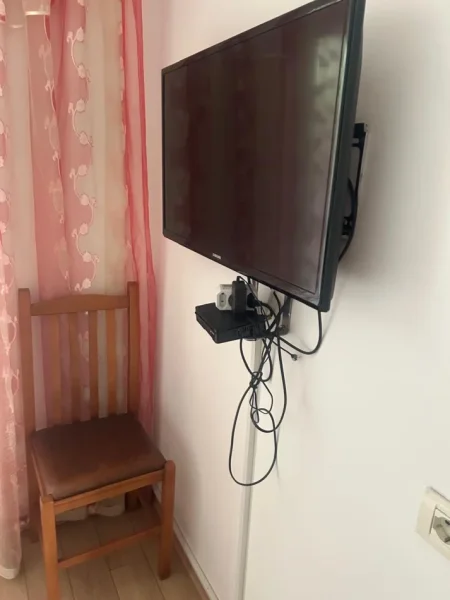 Tirane, jepet me qera apartament 1+1 Kati 1, 50 m² 450 € (Komuna Parisit)
