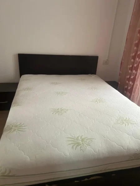 Tirane, jepet me qera apartament 1+1 Kati 1, 50 m² 450 € (Komuna Parisit)