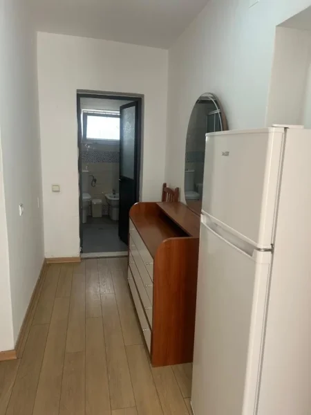 Tirane, jepet me qera apartament 1+1 Kati 1, 50 m² 450 € (Komuna Parisit)