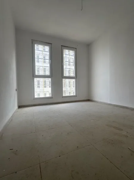 Tirane, shitet apartament 1+1+Ballkon Kati 4, 53 m² 65.450 € (Univers City)