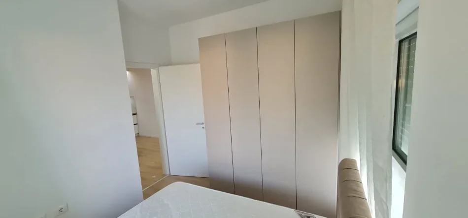 Tirane, jepet me qera apartament 2+1 Kati 5, 70 m² 500 € (ALI DEMI)