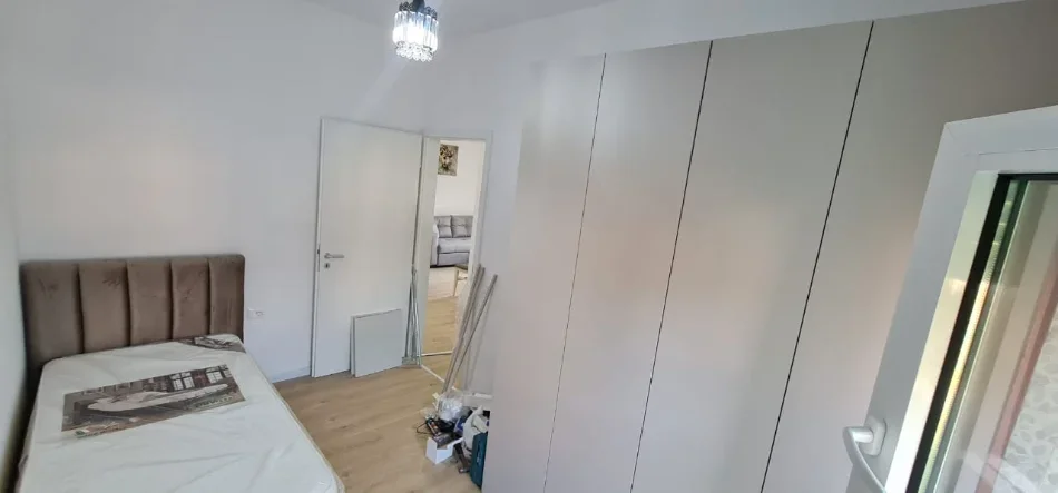 Tirane, jepet me qera apartament 2+1 Kati 5, 70 m² 500 € (ALI DEMI)