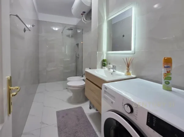 Tirane, jepet me qera apartament 2+1 Kati 3, 96 m² 1.000 € (Luigj Gurakuqi)