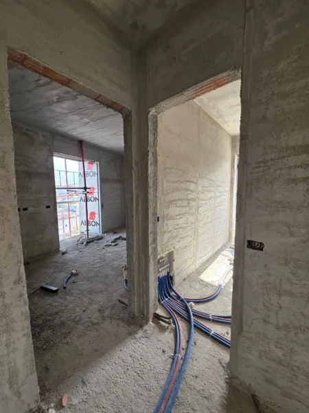 Tirane, shitet apartament 2+1+Ballkon Kati 6, 108 m² 178.000 € (Porcelan)