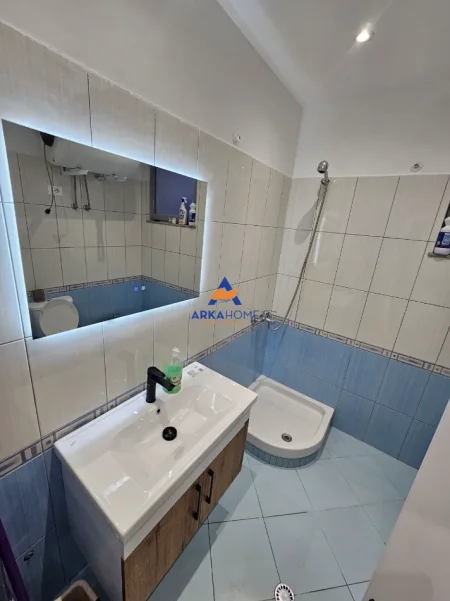 Tirane, shitet apartament 2+1+Ballkon Kati 3, 90 m² 158.000 € 