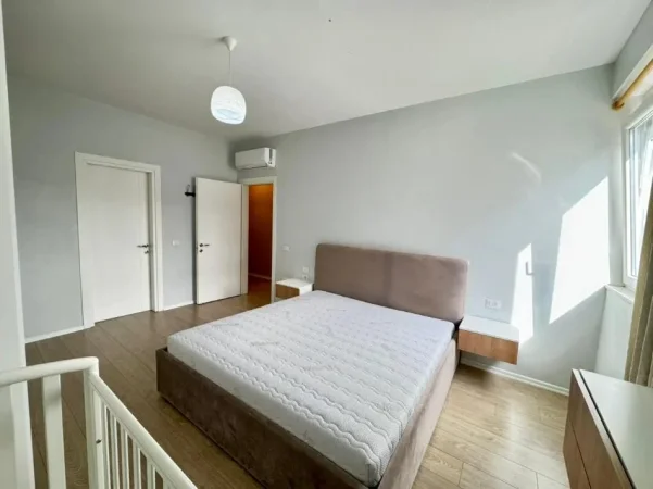 Tirane, shitet apartament 2+1 Kati 4, 105 m² 278000 € (Liqeni i Thatë)