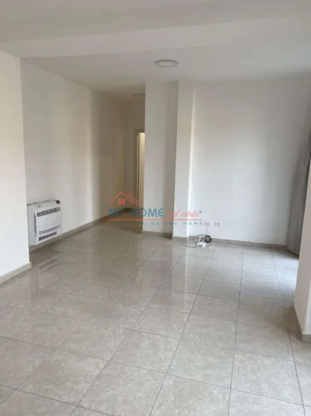Tirane, jepet me qera zyre Kati 2, 110 m² 800 € (Rruga Tefta Tashko Koco)
