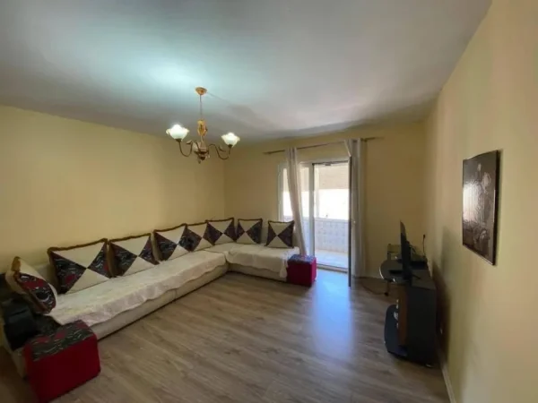 Tirane, jepet me qera apartament 2+1 Kati 5, 85 m² 450 € (Stacioni Trenit/Rruga e Dibres/5 Maji/Medreseja)