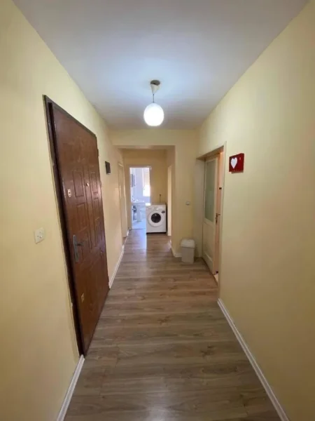 Tirane, jepet me qera apartament 2+1 Kati 5, 85 m² 450 € (Stacioni Trenit/Rruga e Dibres/5 Maji/Medreseja)