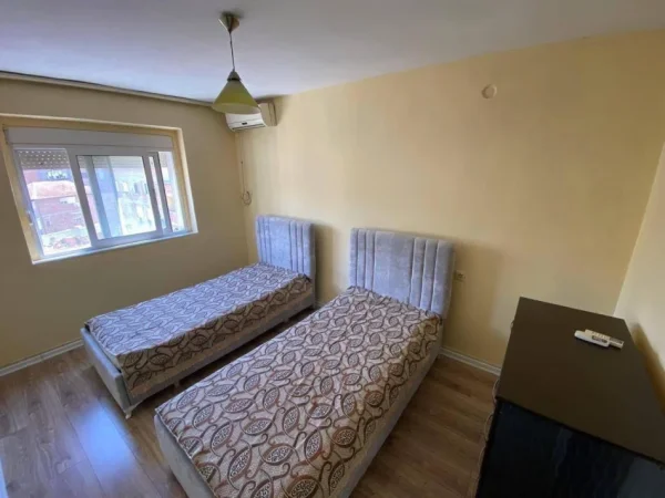Tirane, jepet me qera apartament 2+1 Kati 5, 85 m² 450 € (Stacioni Trenit/Rruga e Dibres/5 Maji/Medreseja)