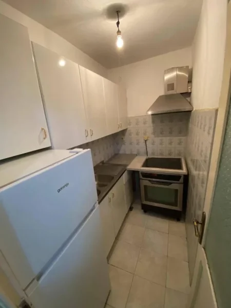 Tirane, jepet me qera apartament 2+1 Kati 5, 85 m² 450 € (Stacioni Trenit/Rruga e Dibres/5 Maji/Medreseja)