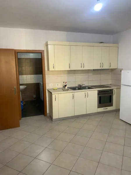 Tirane, jepet me qera apartament 1+1 Kati 4, 60 m² 350 € (ASTIR)