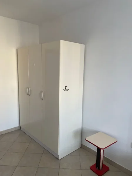 Tirane, jepet me qera apartament 1+1 Kati 4, 60 m² 350 € (ASTIR)