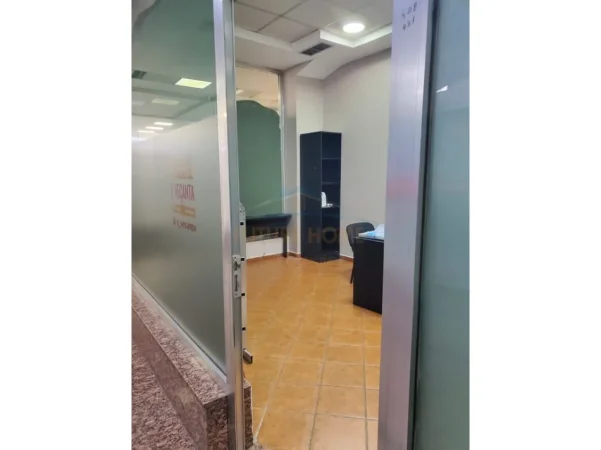jap me qera zyre Kati 2, 24 m² 320 € (STACIONII I TRENIT)