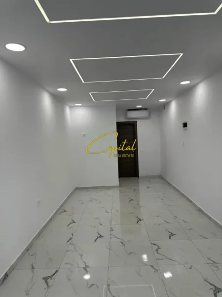 Tirane, jepet me qera dyqan Kati 0, 31 m² 400 € (AMBASADA AMERIKANE)
